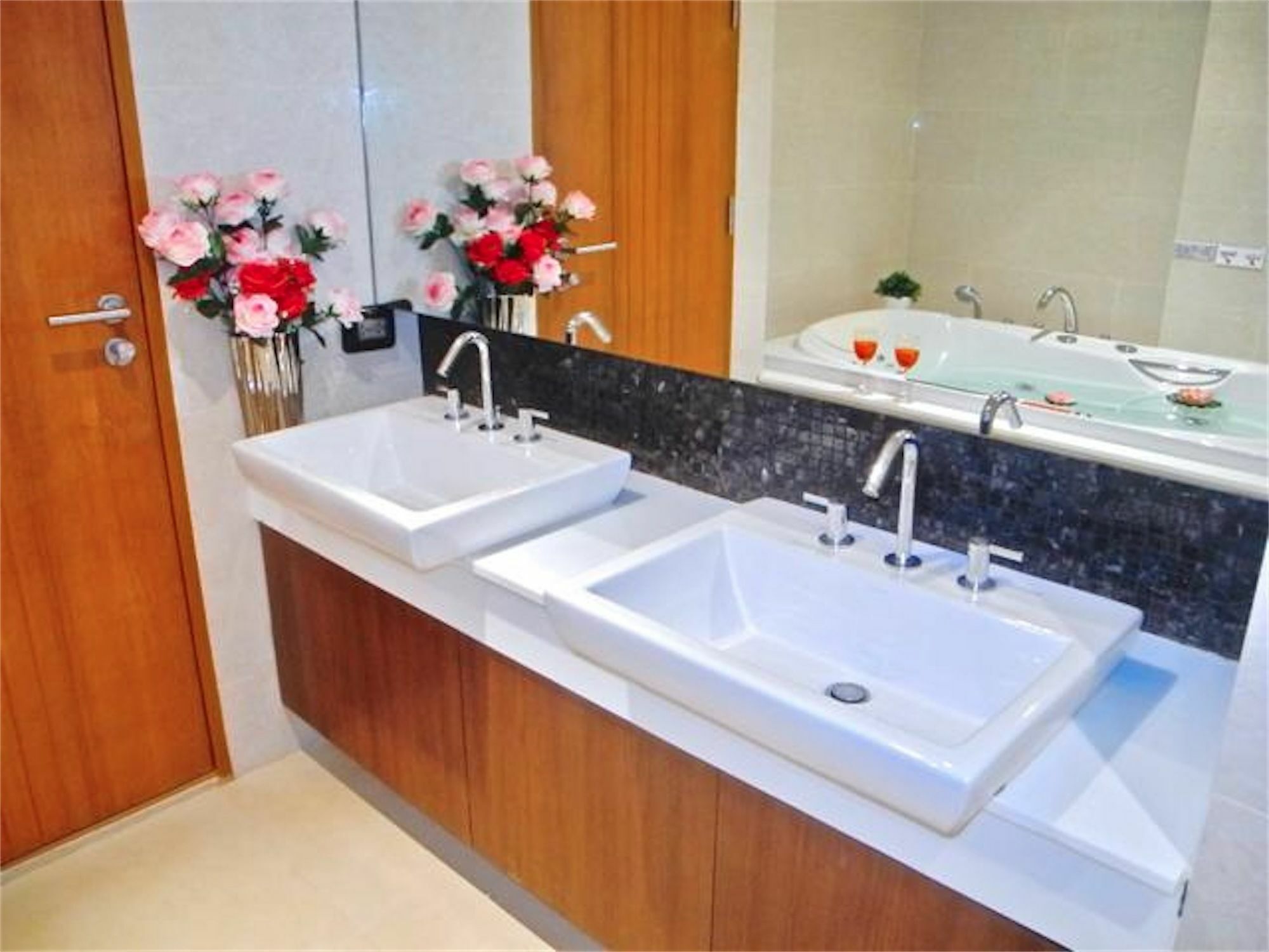 The Privilege Residence : 1 Bedroom Apartment In Patong Exteriér fotografie
